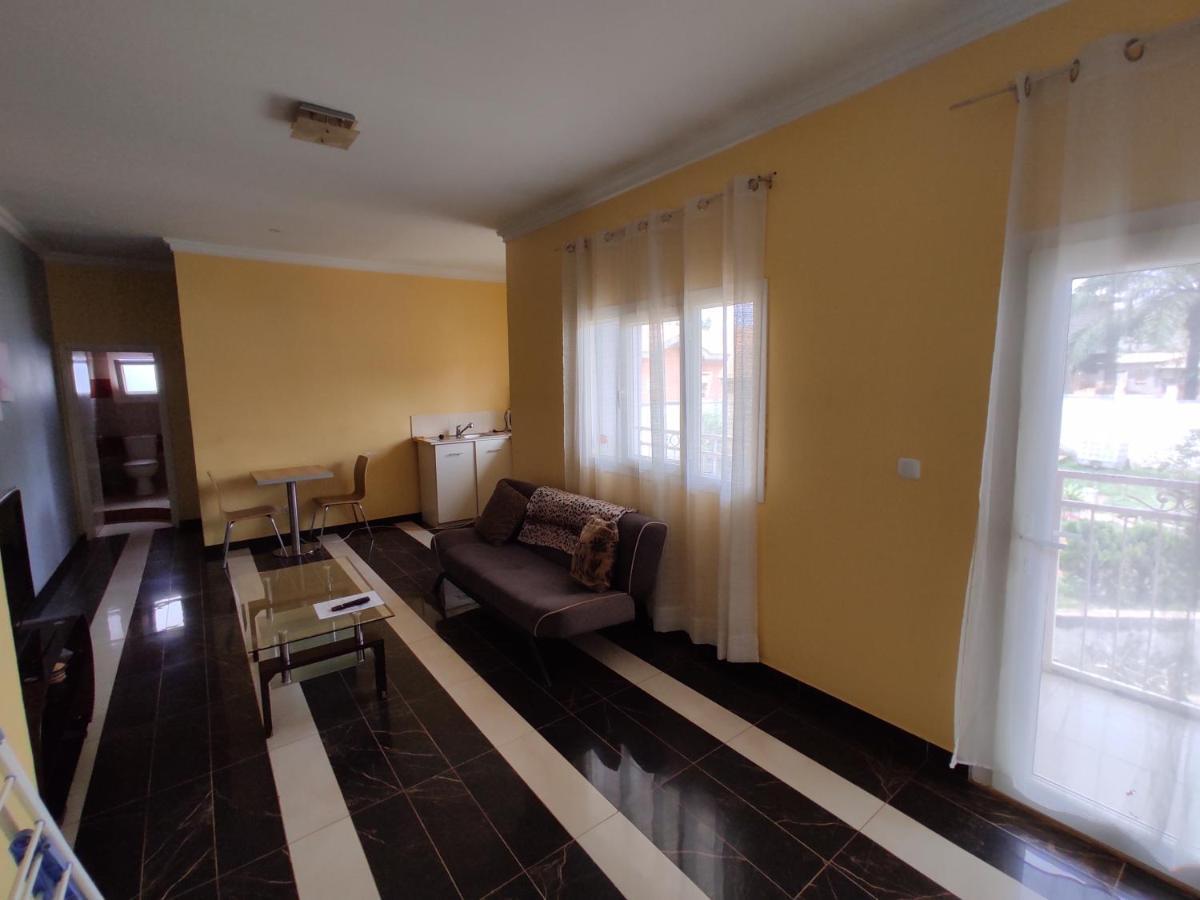 Residence Jardin Tropical Yaounde Exterior photo