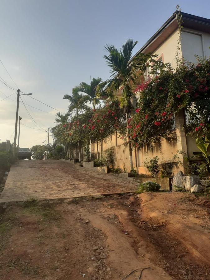 Residence Jardin Tropical Yaounde Exterior photo