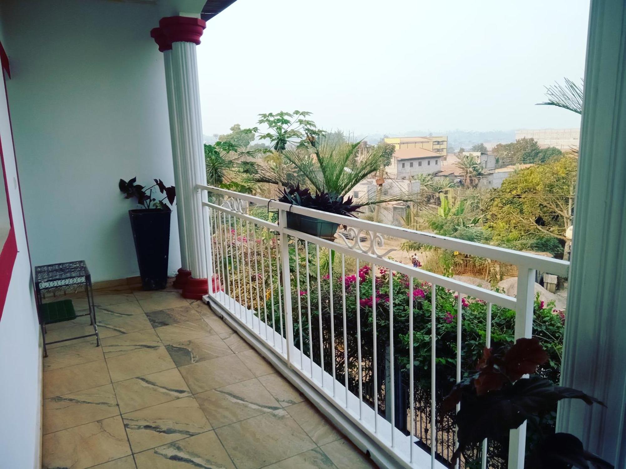 Residence Jardin Tropical Yaounde Exterior photo