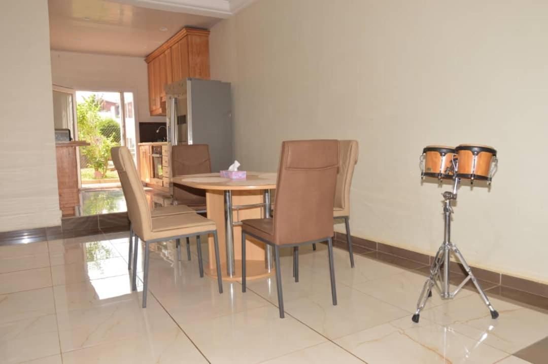 Residence Jardin Tropical Yaounde Exterior photo
