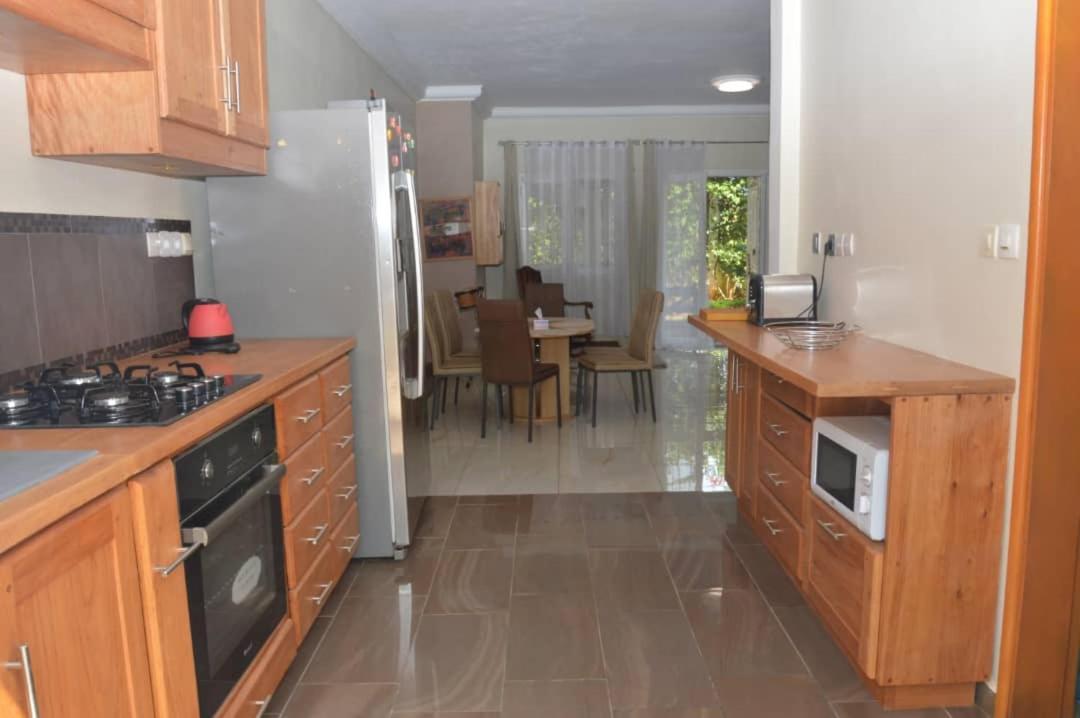 Residence Jardin Tropical Yaounde Exterior photo