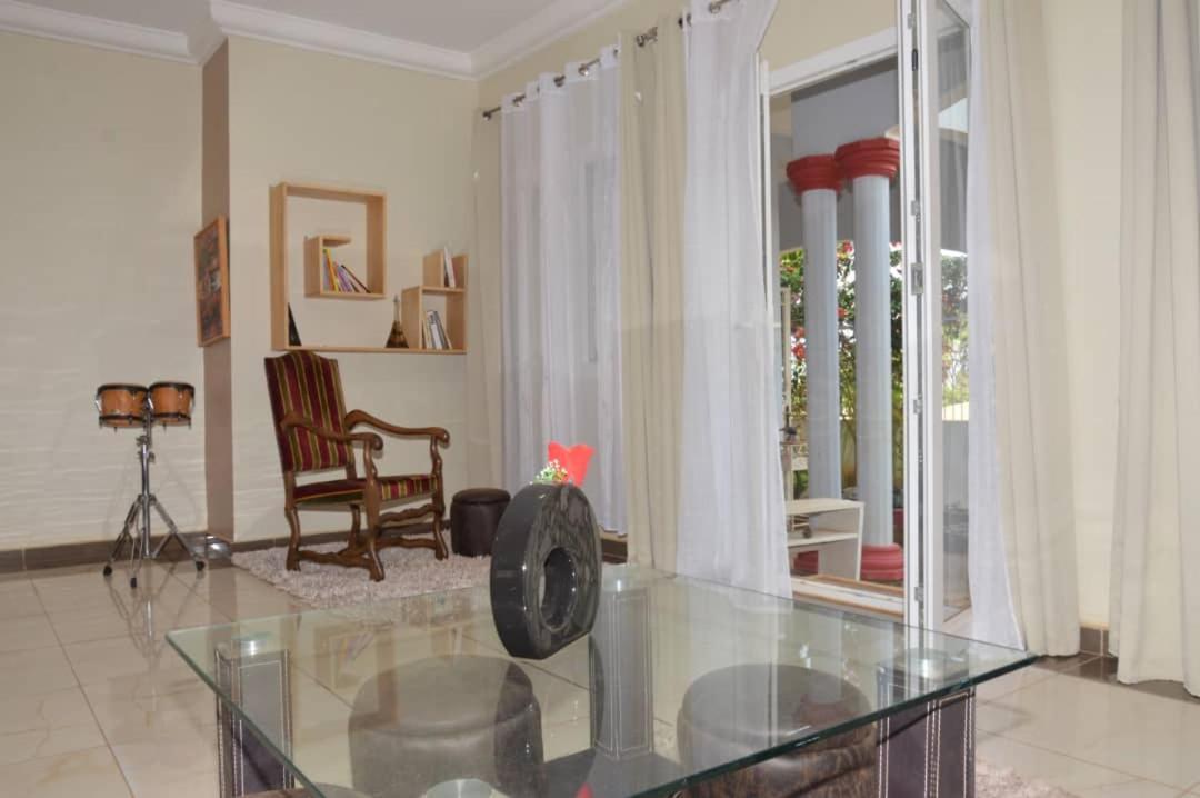 Residence Jardin Tropical Yaounde Exterior photo