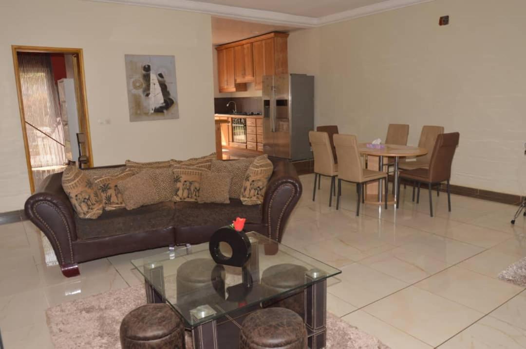 Residence Jardin Tropical Yaounde Exterior photo